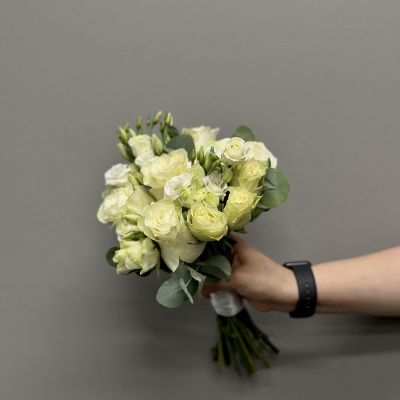 Букет невесты из Роз купить с доставкой в Казани