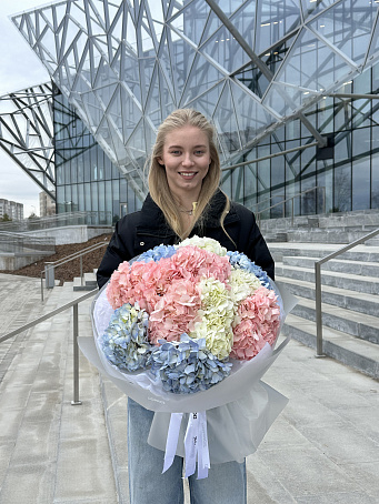 Пастельный микс из 11 гортензий